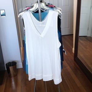 NWT Loft sleeveless v-neck top Size XL
